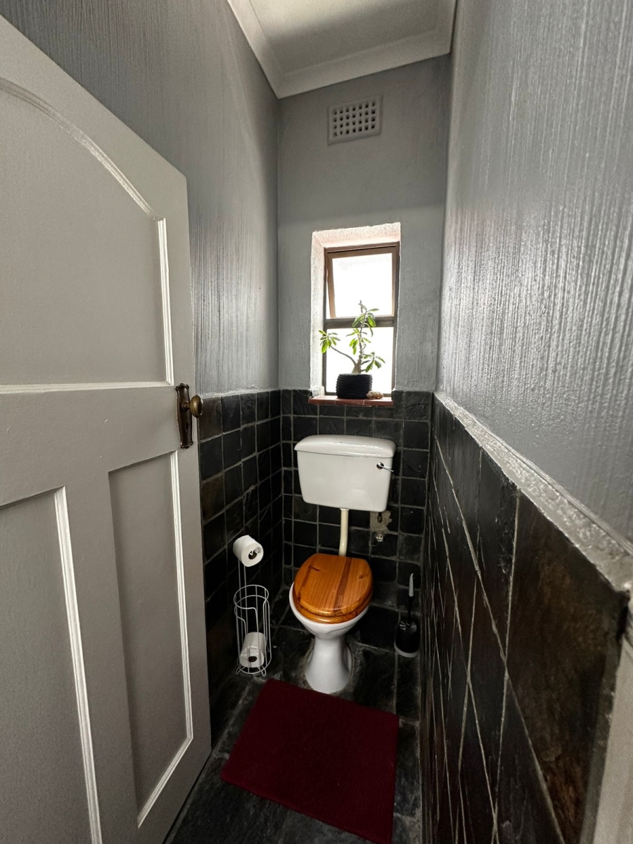 2 Bedroom Property for Sale in Sea Point Western Cape